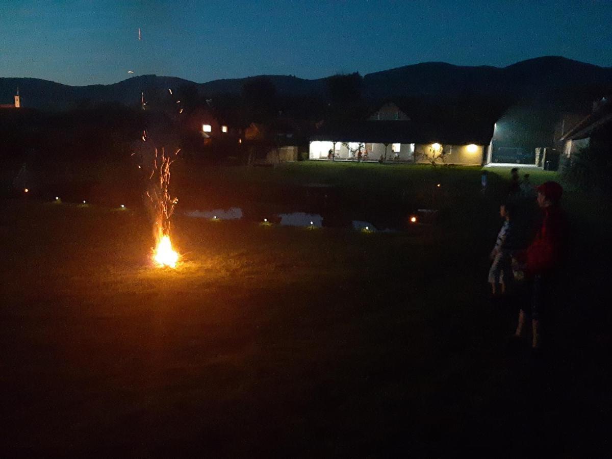 Kacso Apartma Ocna de Sus Esterno foto